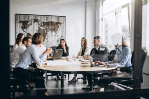 RTV w dobie cyfrowej rewolucji technologicznej - jak media audio-wizualne dostosowują się do zmieniających się potrzeb?